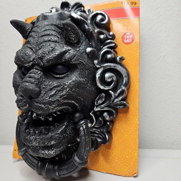 Spooky Village Halloween Door Knocker Scary Decoration LED Lights Sound Animated - Picture 6 of 9